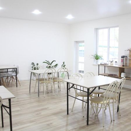 Jardin Hotel Aqtöbe Ngoại thất bức ảnh