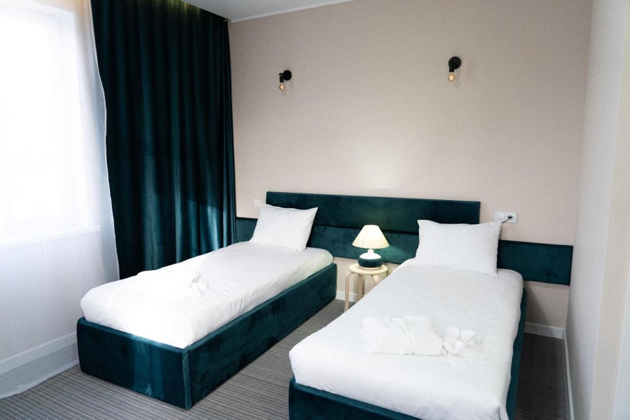 Jardin Hotel Aqtöbe Ngoại thất bức ảnh