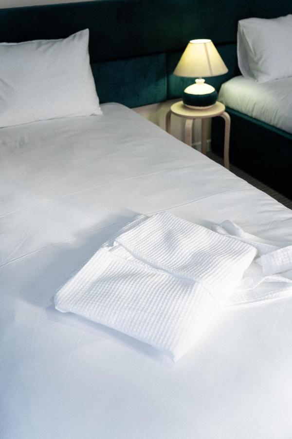 Jardin Hotel Aqtöbe Ngoại thất bức ảnh